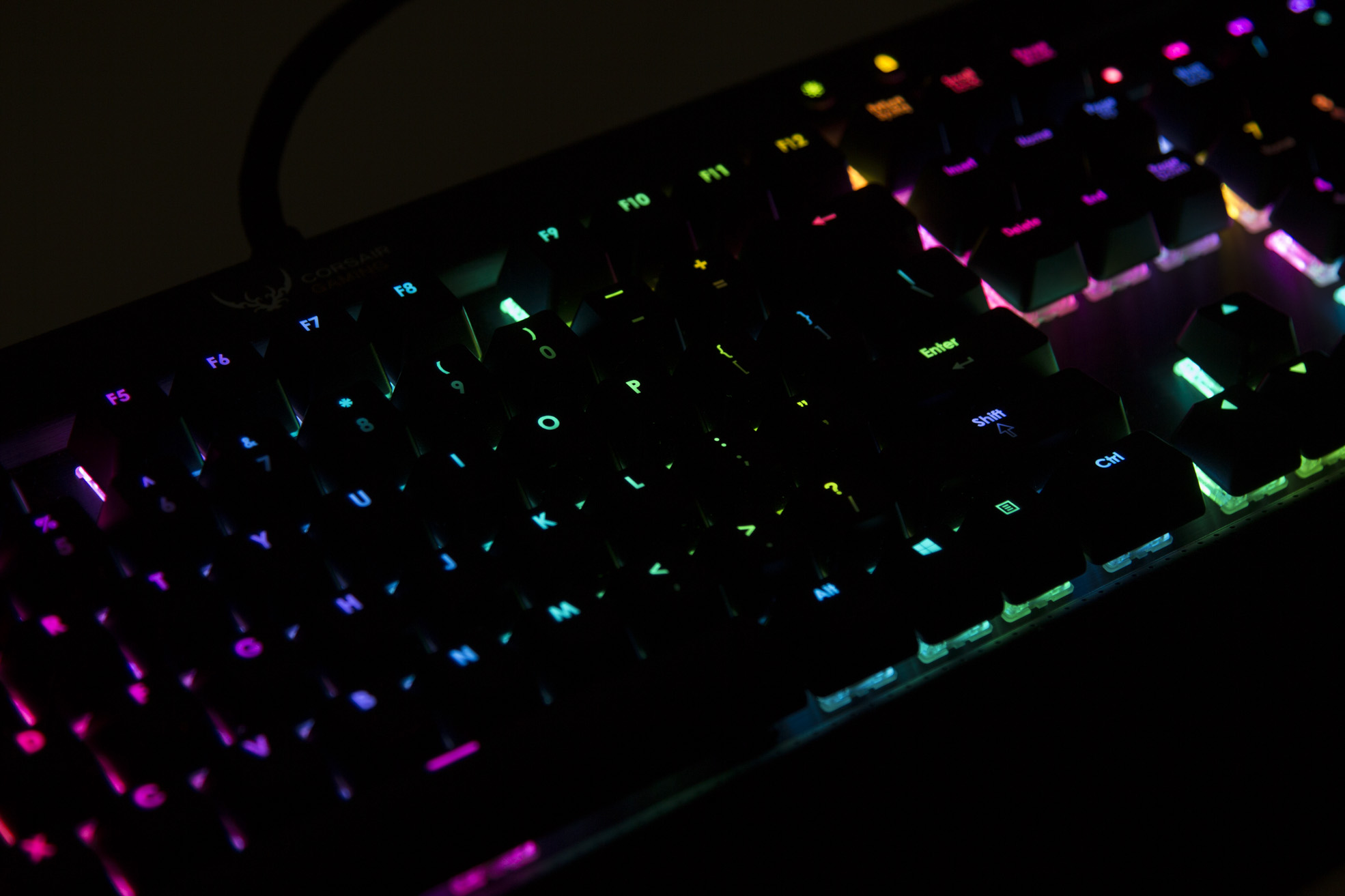 Destello espacio sorpresa Review: Teclado Mecánico Corsair K70 RGB. ¿El mejor teclado del mundo? |  OZEROS