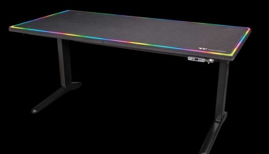 Thermaltake presenta nuevo escritorio gamer RGB que cuesta 1200 dólares